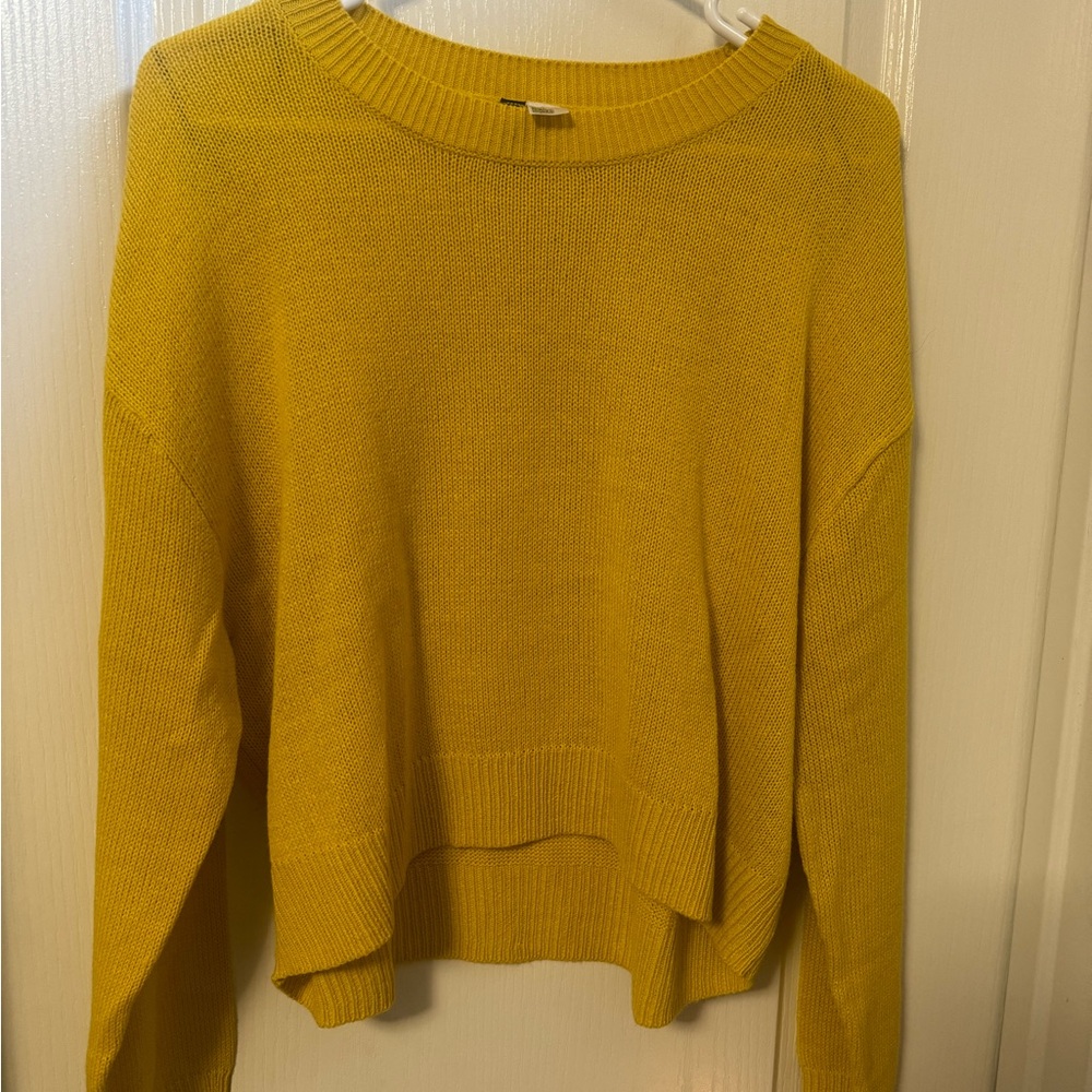 Light weight sweater